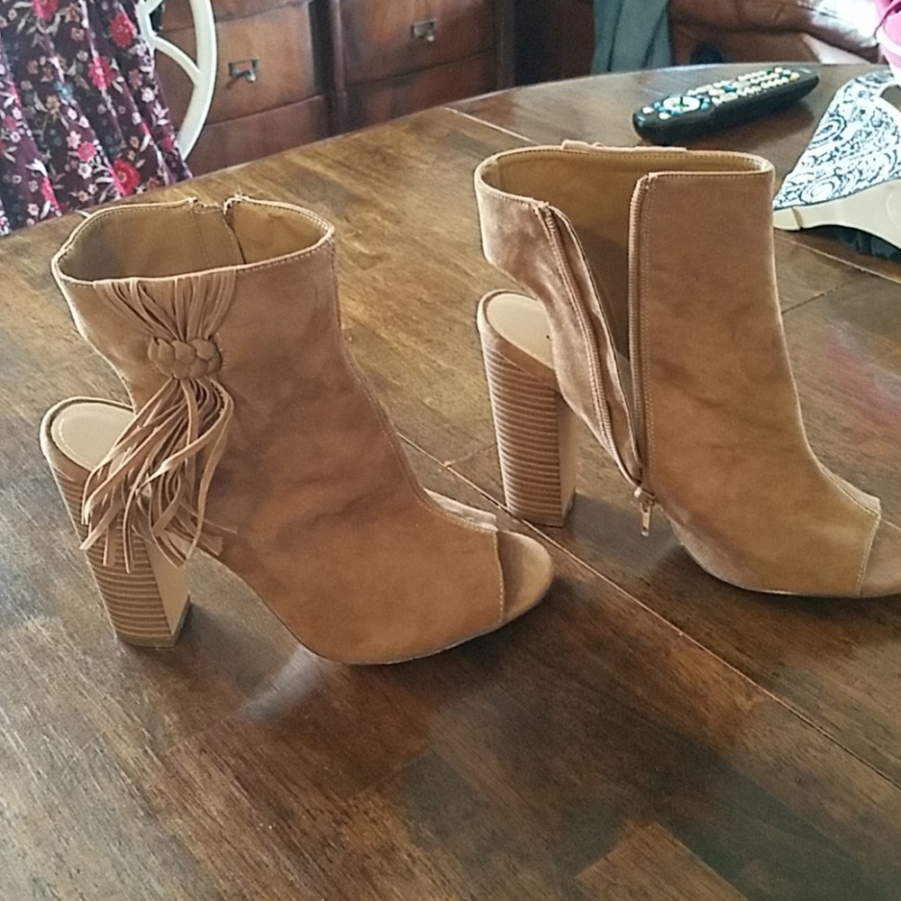 Shoe booties